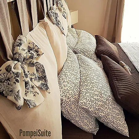 לינה וארוחת בוקר Pompei Suite 4*