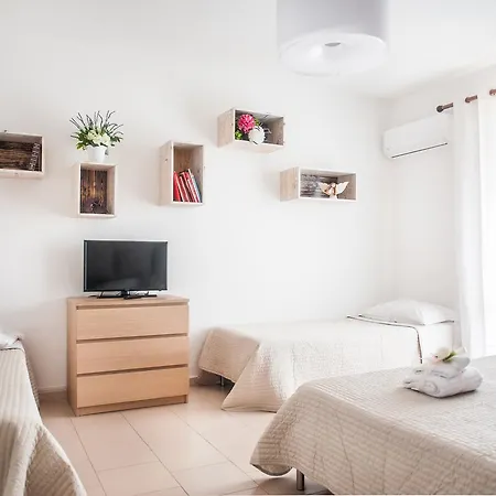 לינה וארוחת בוקר Pompei Suite 4*