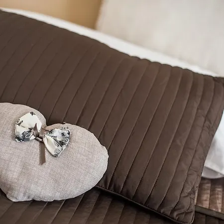 Pompei Suite לינה וארוחת בוקר 4*