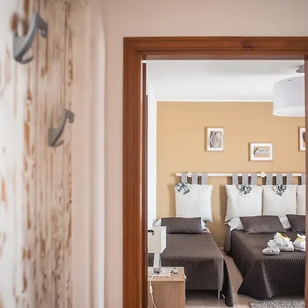 לינה וארוחת בוקר Pompei Suite 4*