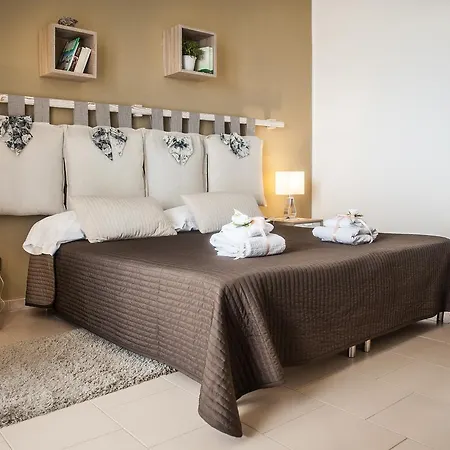 לינה וארוחת בוקר Pompei Suite