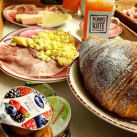 Pompei Suite לינה וארוחת בוקר 4*