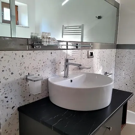 Oda ve Kahvaltı Pompei Suite Pompei